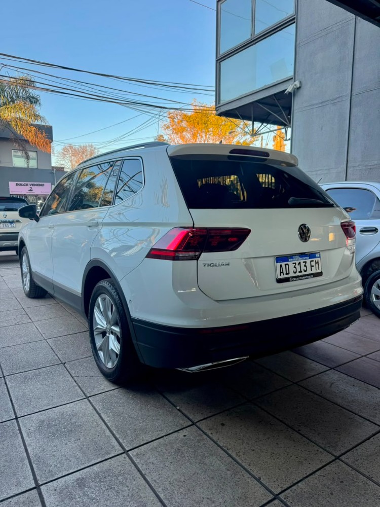 Volkswagen Tiguan COMFORTLINE 2.0 TSI MOTION 7 ASIENTOS — foto 6